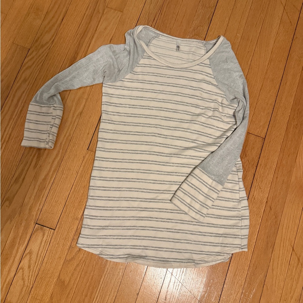 Daisies Raglan Tunic Top Small Cream Gray Striped | Lulu Slalom Stripe Look
